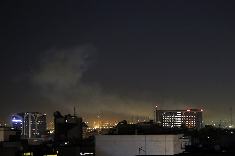 El humo se eleva sobre los edificios tras los ataques con misiles de Estados Unidos e Israel en Teherán, el 28 de febrero. Foto: Fatemeh Bahrami/Anadolu/Getty Images El humo se eleva sobre los edificios tras los ataques con misiles de Estados Unidos e Israel en Teherán, el 28 de febrero. Foto: Fatemeh Bahrami/Anadolu/Getty Images