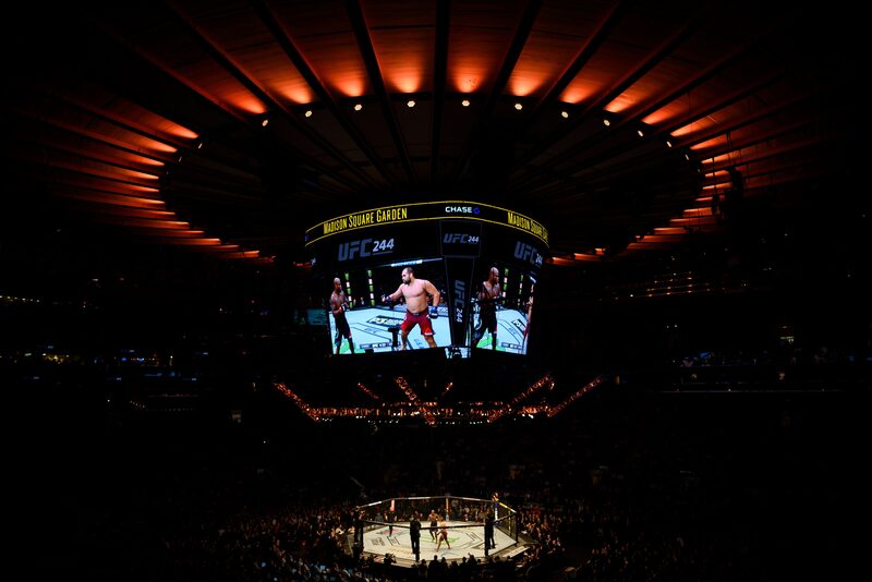 Cuadrilátero durante el Ultimate Fighting Championship, en el Madison Square Garden de Nueva York, Nueva York. Cuadrilátero durante el Ultimate Fighting Championship, en el Madison Square Garden de Nueva York, Nueva York.