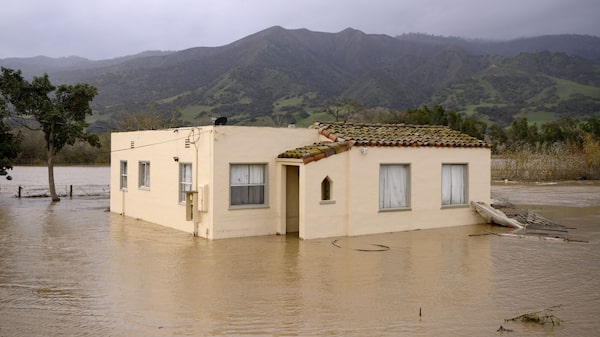 EE.UU. sufrió un número récord de desastres climáticos de mil millones de dólares en 2023 EE.UU. sufrió un número récord de desastres climáticos de mil millones de dólares en 2023