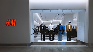 No Brasil, H&M vira ‘agá e ême’ para se adaptar à cultura e ganhar reconhecimento No Brasil, H&M vira ‘agá e ême’ para se adaptar à cultura e ganhar reconhecimento