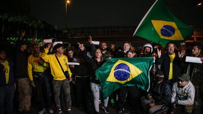 Protestos persistem em todo o país; há cerca de 150 bloqueios, diz PRF Protestos persistem em todo o país; há cerca de 150 bloqueios, diz PRF
