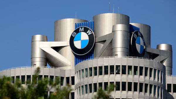 BMW planeja substituir 20% dos cargos de alta gerência por ferramentas de IA BMW planeja substituir 20% dos cargos de alta gerência por ferramentas de IA