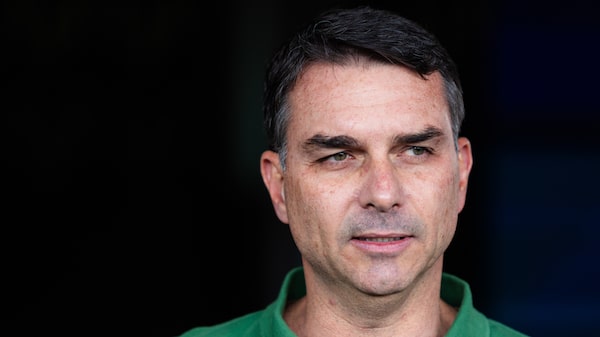 Flávio Bolsonaro reduce la brecha frente a Lula, según una encuesta de Datafolha Flávio Bolsonaro reduce la brecha frente a Lula, según una encuesta de Datafolha