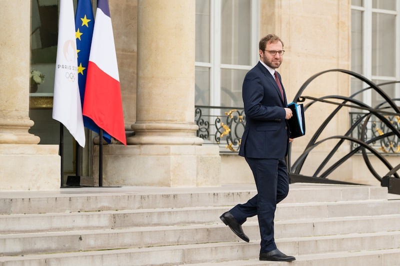 El Ministro francés de Finanzas, tras una reunión del Consejo de Ministros en el Palacio del Elíseo en París, Francia, el martes 15 de octubre de 2024. El Ministro francés de Finanzas, tras una reunión del Consejo de Ministros en el Palacio del Elíseo en París, Francia, el martes 15 de octubre de 2024.