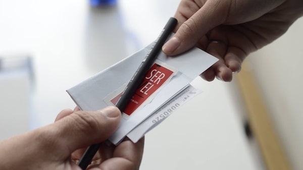 Final abierto en Chile: Kast, Kaiser y Matthei pujan por un lugar en segunda vuelta Final abierto en Chile: Kast, Kaiser y Matthei pujan por un lugar en segunda vuelta