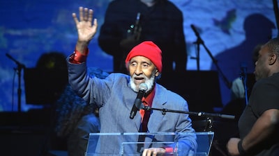 Muere Sonny Rollins, gigante del saxofón y leyenda del jazz, a los 95 años Muere Sonny Rollins, gigante del saxofón y leyenda del jazz, a los 95 años