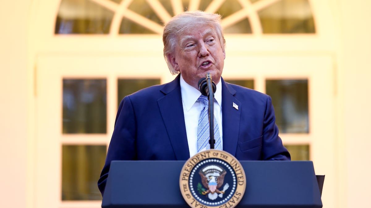 El presidente de Estados Unidos, Donald Trump, interviene durante una cena en el Jardín de las Rosas de la Casa Blanca, en Washington D.C., el jueves 17 de septiembre de 2026