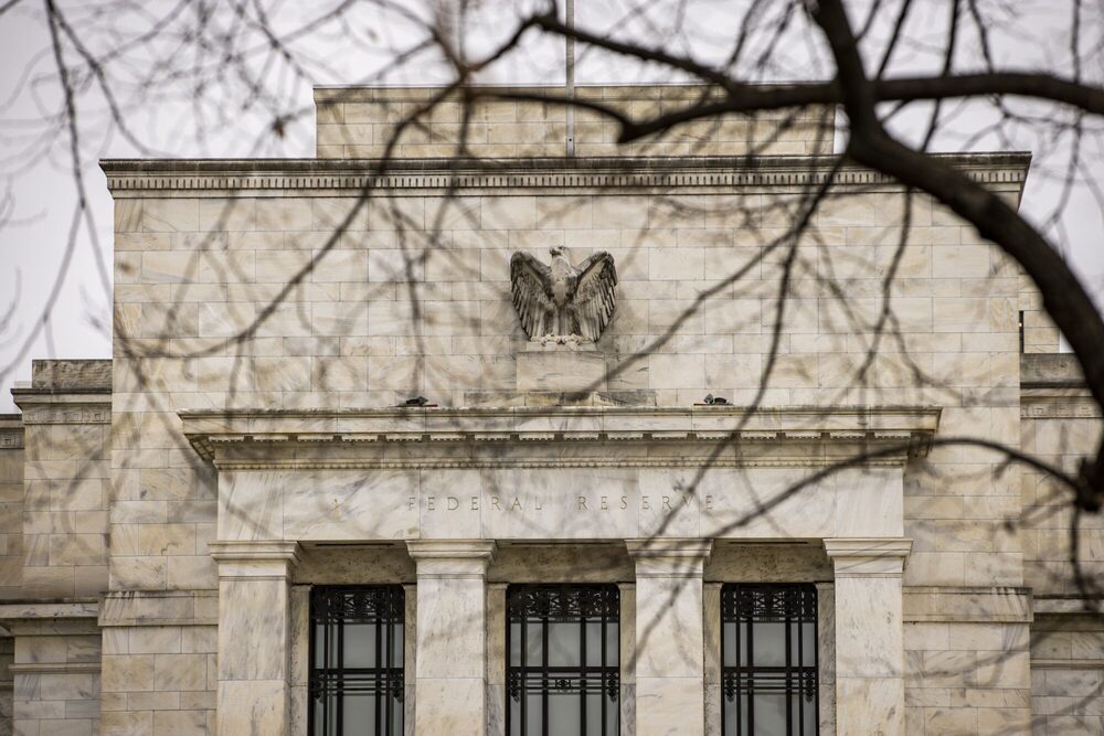 La Fed sigue cautelosa y espera más evidencia antes de recortar tasas, sin señales dovish en las minutas. Crece la percepción de que los tipos actuales están cerca de la neutralidad, limitando margen de flexibilización. La Fed sigue cautelosa y espera más evidencia antes de recortar tasas, sin señales dovish en las minutas. Crece la percepción de que los tipos actuales están cerca de la neutralidad, limitando margen de flexibilización.