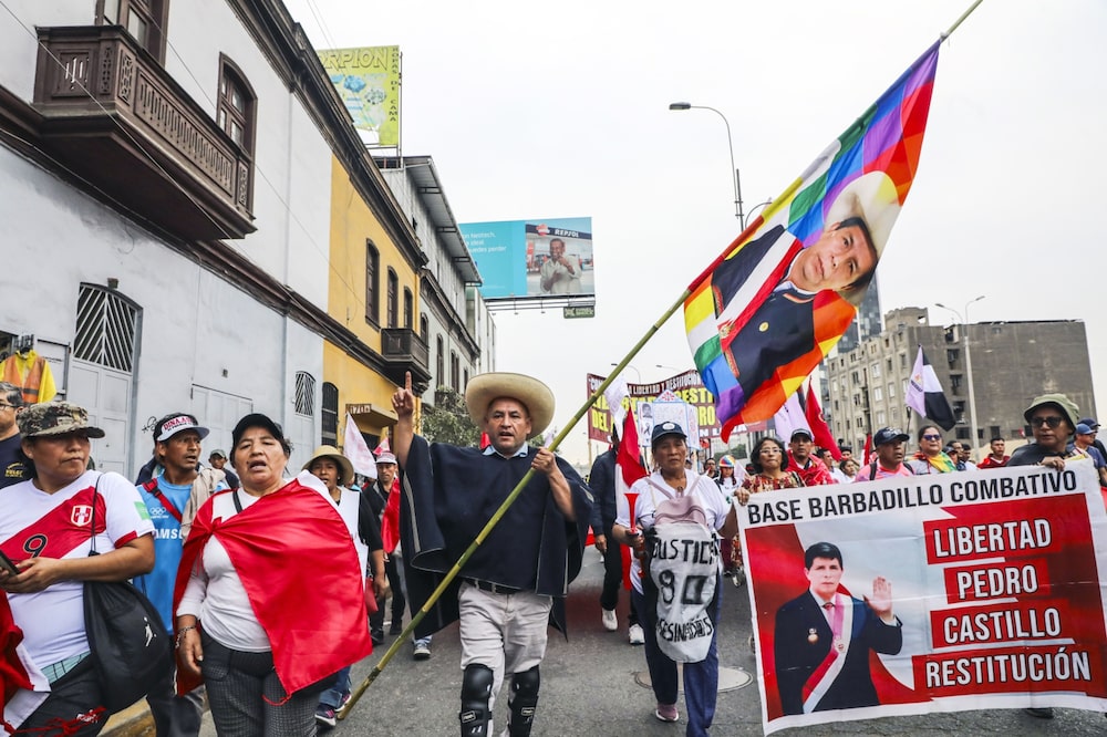 Manifestantes durante una protesta antigubernamental en Lima, Perú, el miércoles 19 de julio de 2023. Fotógrafo: Fabiola Granda/Bloomberg Manifestantes durante una protesta antigubernamental en Lima, Perú, el miércoles 19 de julio de 2023. Fotógrafo: Fabiola Granda/Bloomberg