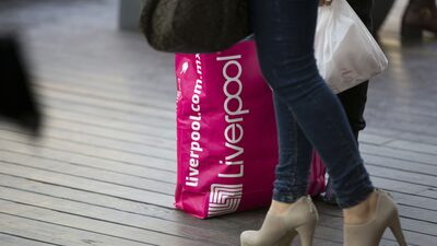 Nike y Adidas le complicarán el inventario navideño a Liverpool Nike y Adidas le complicarán el inventario navideño a Liverpool