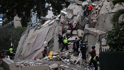Venezuela decreta estado de emergência e enfrenta devastação e mortes após terremotos Venezuela decreta estado de emergência e enfrenta devastação e mortes após terremotos