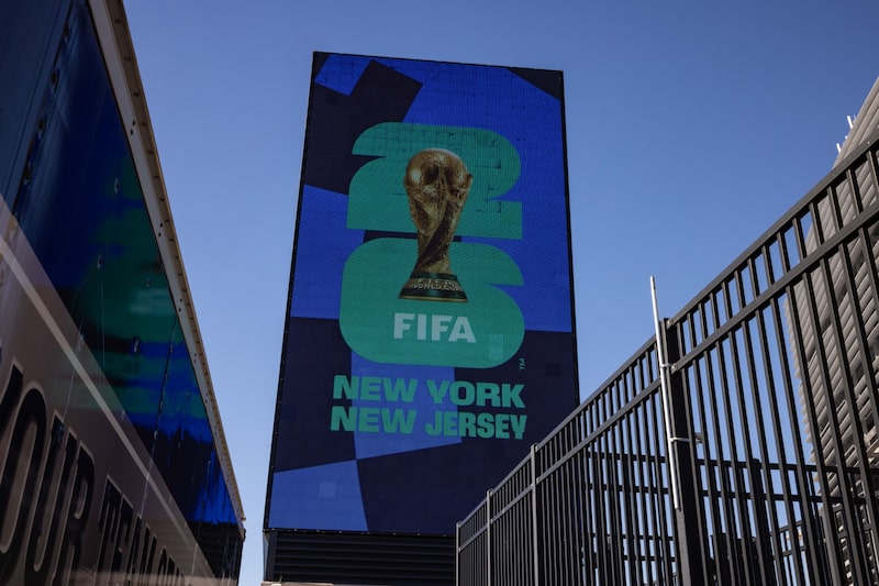 La Copa del Mundo de 2026 contará con la participación de 48 equipos de todo el mundo en 16 ciudades anfitrionas de Estados Unidos, Canadá y México. La Copa del Mundo de 2026 contará con la participación de 48 equipos de todo el mundo en 16 ciudades anfitrionas de Estados Unidos, Canadá y México.