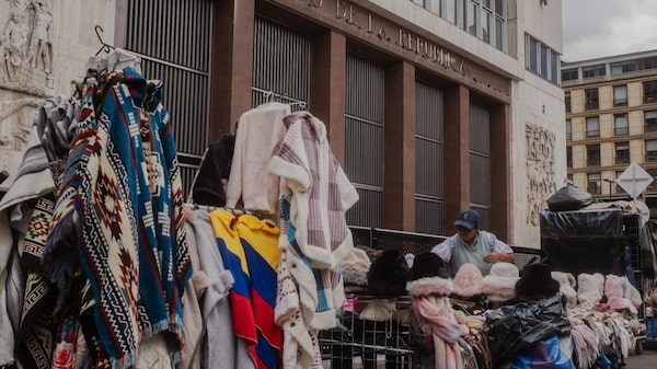 El peso colombiano frena su espectacular repunte tras la intervención del banco central El peso colombiano frena su espectacular repunte tras la intervención del banco central