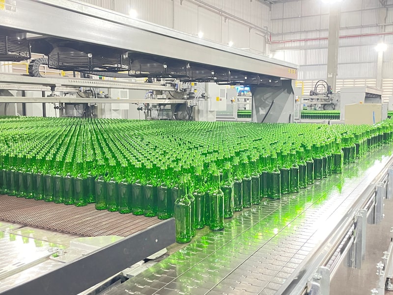 Fabrica de vidro da Ambev, em Carambeí, Paraná Fabrica de vidro da Ambev, em Carambeí, Paraná