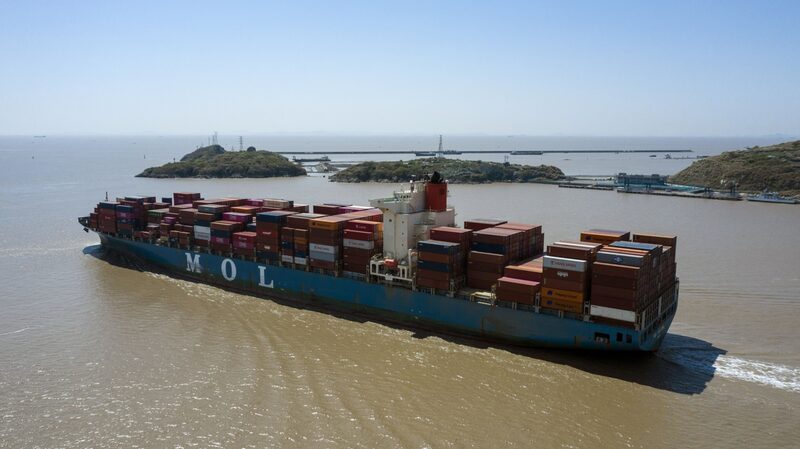Novos casos de Covid-19 ameaçam se alastrar nas docas justo quando o sistema de transporte marítimo mundial já está sob pressão de demanda Novos casos de Covid-19 ameaçam se alastrar nas docas justo quando o sistema de transporte marítimo mundial já está sob pressão de demanda