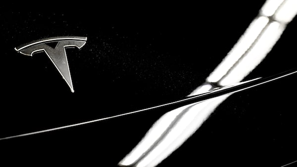 Tesla rebota un 27% desde julio, pero sigue sin despejar las dudas del mercado Tesla rebota un 27% desde julio, pero sigue sin despejar las dudas del mercado