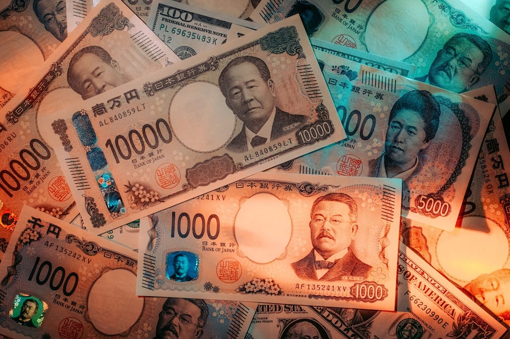 Billetes de yenes japoneses. Billetes de yenes japoneses.