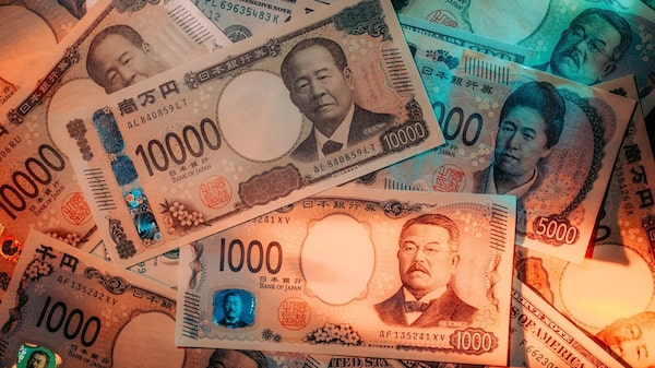 Japón habría gastado US$30.000 millones para frenar caída del yen Japón habría gastado US$30.000 millones para frenar caída del yen