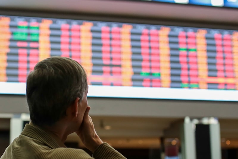 A sessão desta sexta-feira é marcada pela baixa liquidez nas negociações devido à proximidade com o final do ano (Foto: Patricia Monteiro) A sessão desta sexta-feira é marcada pela baixa liquidez nas negociações devido à proximidade com o final do ano (Foto: Patricia Monteiro)