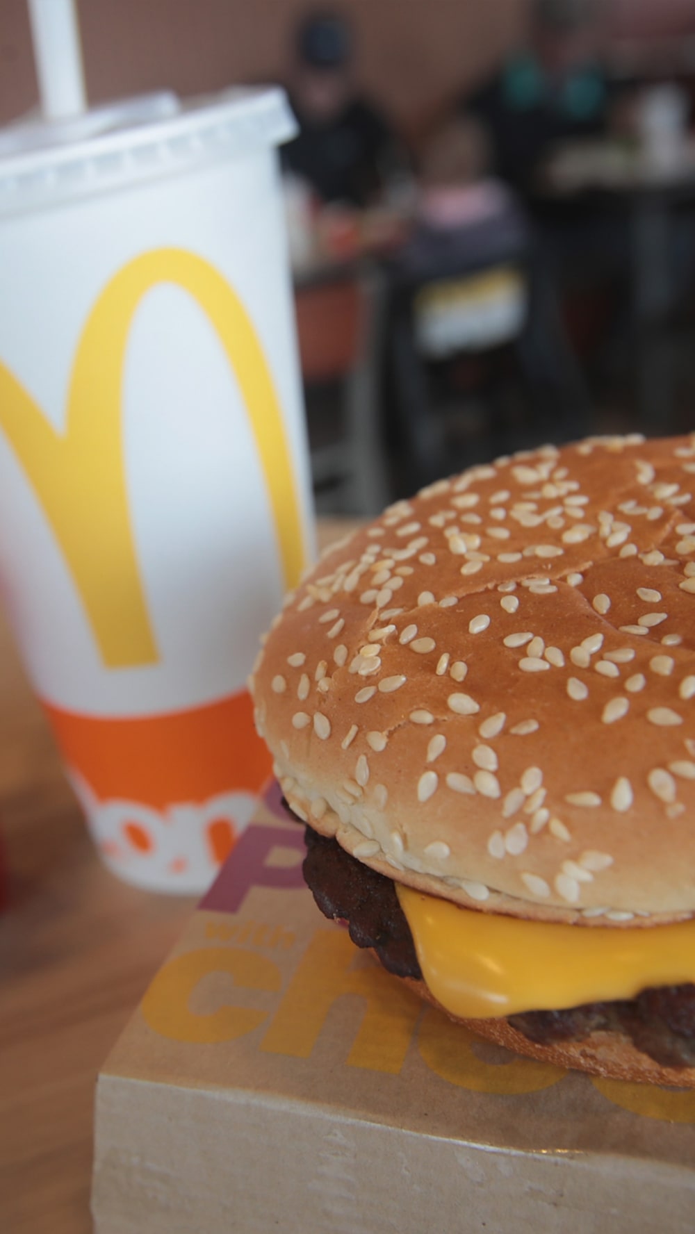 Los cuartos de libra de McDonald's han sido relacionados con un brote mortal de E. coli en EE.UU., según los CDC. Fuente: Bloomberg Los cuartos de libra de McDonald's han sido relacionados con un brote mortal de E. coli en EE.UU., según los CDC. Fuente: Bloomberg