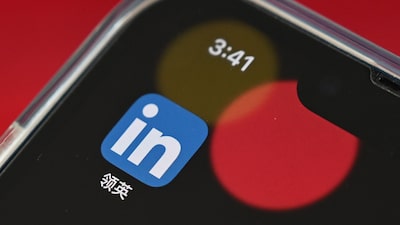 LinkedIn cita aumento de concorrência e encerra operações na China LinkedIn cita aumento de concorrência e encerra operações na China