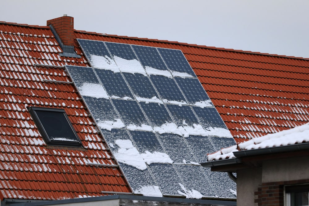 Snow on solar panels on the roof of a house in Berlin, Germany, on Nov. 21, 2022. Photographer: Krisztian Bocsi/Bloomberg Snow on solar panels on the roof of a house in Berlin, Germany, on Nov. 21, 2022. Photographer: Krisztian Bocsi/Bloomberg