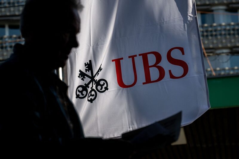 UBS Paid $500 Million to Keep Credit Suisse Staff on Board UBS Paid $500 Million to Keep Credit Suisse Staff on Board