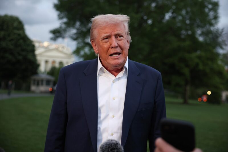 Donald Trump continua a pressionar parceiros comerciais importantes a despeito de negociações em curso (Foto: Tasos Katopodis/Getty Images) Donald Trump continua a pressionar parceiros comerciais importantes a despeito de negociações em curso (Foto: Tasos Katopodis/Getty Images)