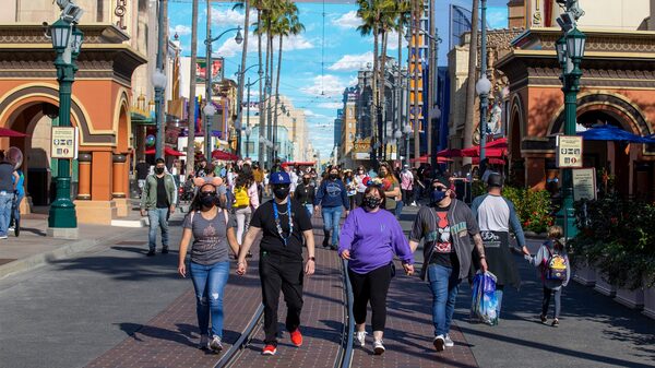 Parques de Disney ofrecen la posibilidad de acortar la espera en la fila, pero cuesta Parques de Disney ofrecen la posibilidad de acortar la espera en la fila, pero cuesta
