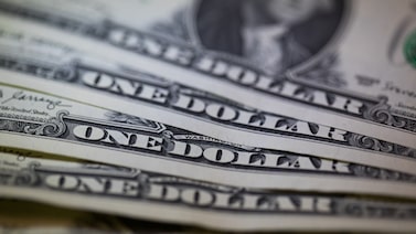 Ibovespa recua mais de 1% e dólar sobe a R$ 5,51 após Lula liderar pesquisa eleitoral Ibovespa recua mais de 1% e dólar sobe a R$ 5,51 após Lula liderar pesquisa eleitoral