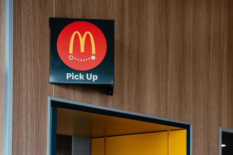 McDonald’s está plenamente comprometido con el mercado de Hong Kong, dijo la compañía con sede en Chicago en un comunicado. McDonald’s está plenamente comprometido con el mercado de Hong Kong, dijo la compañía con sede en Chicago en un comunicado.