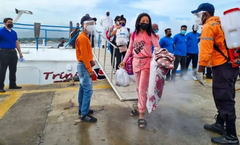 Venezolanos en Trinidad recibieron los primeros permisos de trabajo en 2019 Venezolanos en Trinidad recibieron los primeros permisos de trabajo en 2019