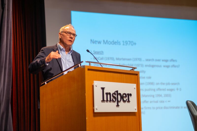 Recessão tende a prejudicar mais os jovens que estão entrando no mercado de trabalho, disse em evento em São Paulo Recessão tende a prejudicar mais os jovens que estão entrando no mercado de trabalho, disse em evento em São Paulo