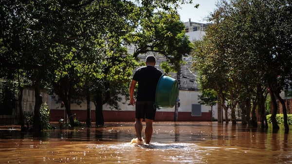 Fuertes lluvias dejan decenas de muertos en Brasil mientras aumentan riesgos de inundaciones Fuertes lluvias dejan decenas de muertos en Brasil mientras aumentan riesgos de inundaciones