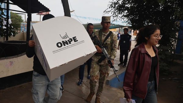 Bonos de Perú caen mientras las elecciones siguen sin un ganador claro Bonos de Perú caen mientras las elecciones siguen sin un ganador claro