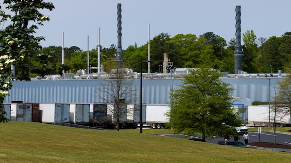 Plantas emisoras de gases tóxicos reciben prórroga en normas de contaminación bajo el mandato de Trump Plantas emisoras de gases tóxicos reciben prórroga en normas de contaminación bajo el mandato de Trump