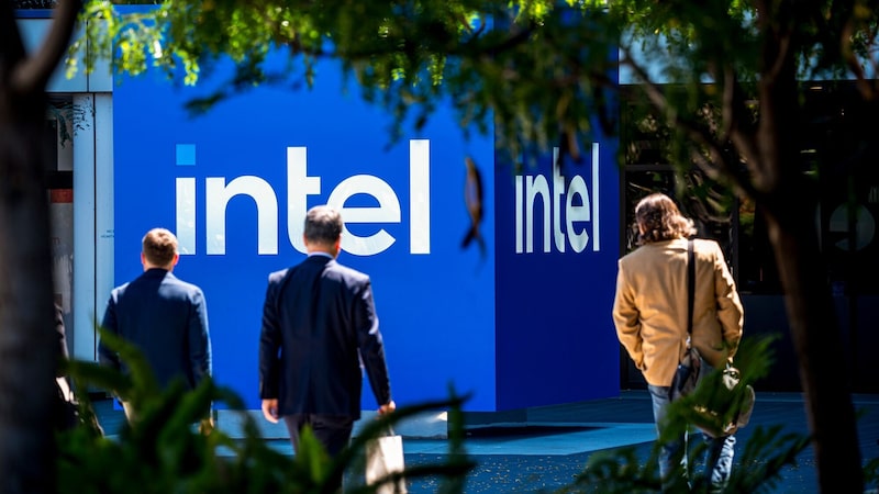 CEO de Intel se ganó el apoyo de Trump y Musk, pero todavía necesita mostrar resultados CEO de Intel se ganó el apoyo de Trump y Musk, pero todavía necesita mostrar resultados