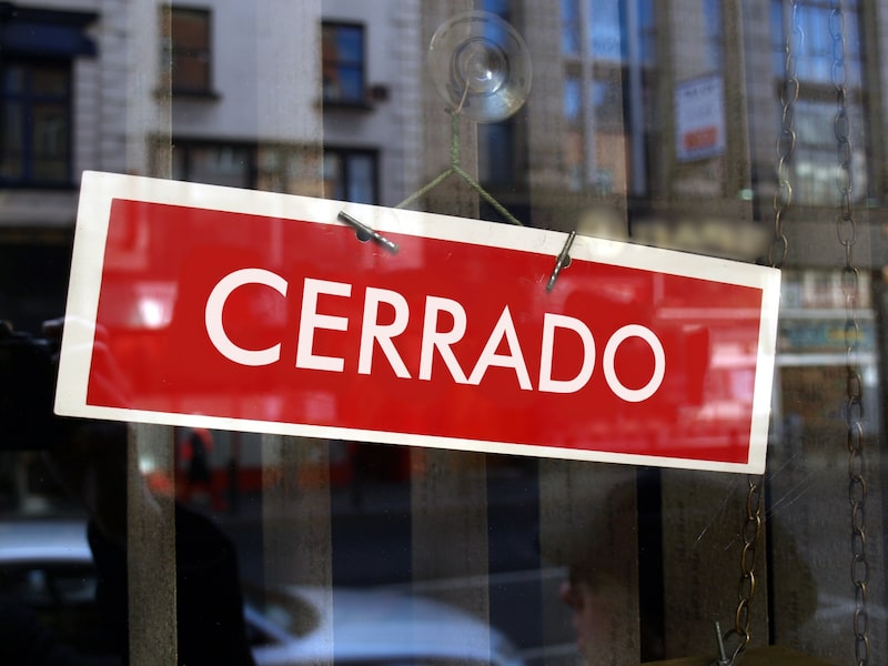 Aviso de cerrado en empresas Aviso de cerrado en empresas