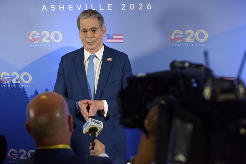 El secretario del Tesoro, Scott Bessent, habla con la prensa durante las reuniones financieras del G20 de 2026 en Asheville, Carolina del Norte, el 31 de agosto. Fotógrafa: Melissa Sue Gerrits/Getty Images. El secretario del Tesoro, Scott Bessent, habla con la prensa durante las reuniones financieras del G20 de 2026 en Asheville, Carolina del Norte, el 31 de agosto. Fotógrafa: Melissa Sue Gerrits/Getty Images.
