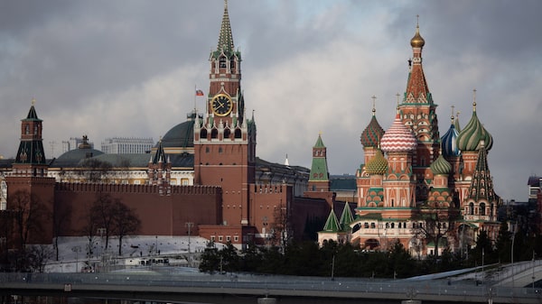 EU Aims to Sanction 14 Wealthy Russians, Dozens of Lawmakers EU Aims to Sanction 14 Wealthy Russians, Dozens of Lawmakers
