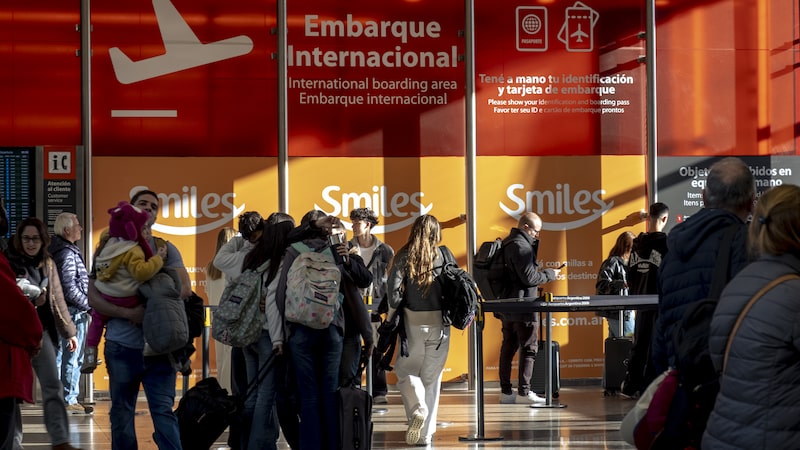 ¿Por qué volar en Argentina sale más caro que en Chile? Lo que pagan las aerolíneas cada 1.000 km, según ALTA ¿Por qué volar en Argentina sale más caro que en Chile? Lo que pagan las aerolíneas cada 1.000 km, según ALTA