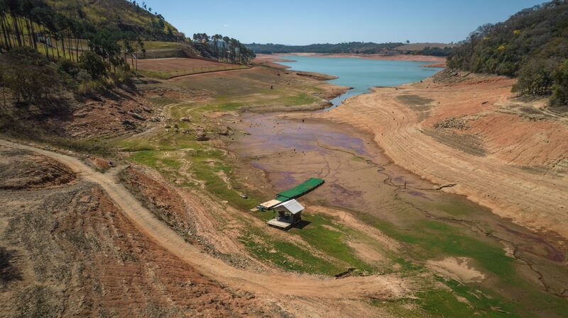 Río Pardo durante el estiaje en Caconde, estado de Sao Paulo, Brasil. Río Pardo durante el estiaje en Caconde, estado de Sao Paulo, Brasil.