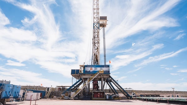 Dos gigantes internacionales se asocian con YPF para el millonario negocio del gas en Vaca Muerta Dos gigantes internacionales se asocian con YPF para el millonario negocio del gas en Vaca Muerta