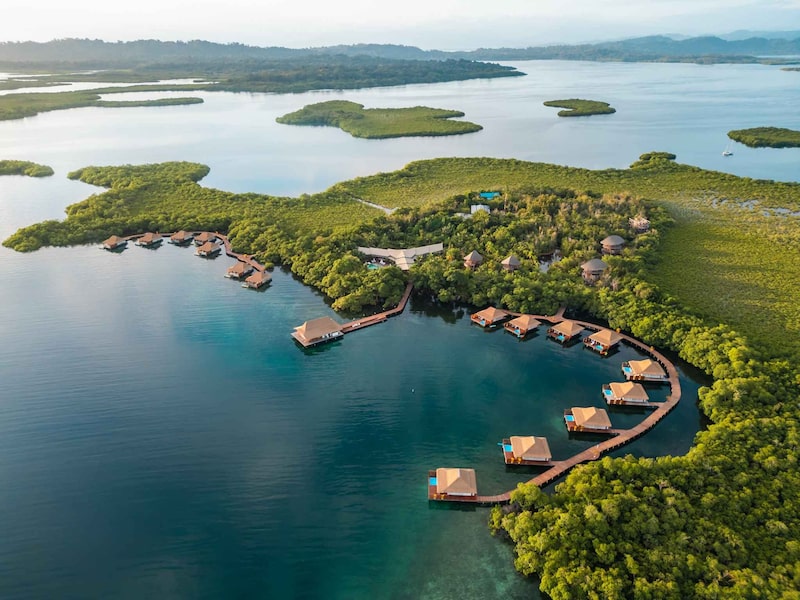 Nayara Bocas del Toro, el resort de lujo en una isla privada flotante en el archipiélago caribeño de Panamá. Nayara Bocas del Toro, el resort de lujo en una isla privada flotante en el archipiélago caribeño de Panamá.
