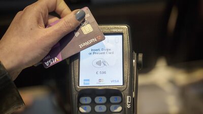 Por qué para turistas extranjeros usar tarjetas en Argentina no es todavía la mejor opción Por qué para turistas extranjeros usar tarjetas en Argentina no es todavía la mejor opción