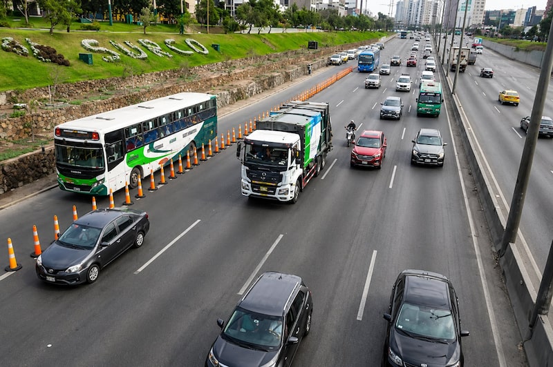 El Gobierno peruano dice que busca garantizar la continuidad del transporte público en Lima y Callao, frente al alza sostenida de los combustibles. El Gobierno peruano dice que busca garantizar la continuidad del transporte público en Lima y Callao, frente al alza sostenida de los combustibles.