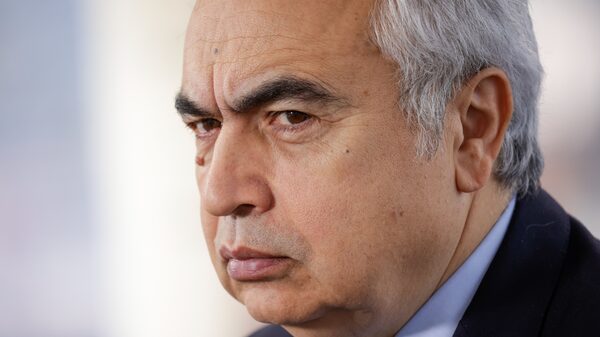 Es posible que la OPEP+ se replantee reducir la producción de petróleo: AIE Es posible que la OPEP+ se replantee reducir la producción de petróleo: AIE