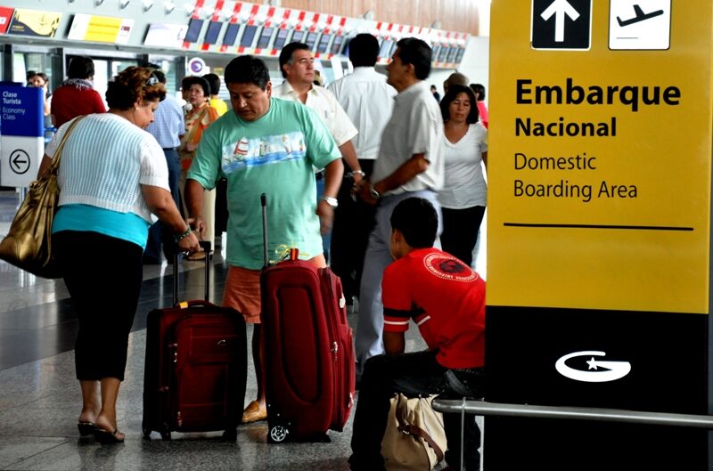 Los menores de 3 años no deberán presentar ningún requisito. Los menores de 3 años no deberán presentar ningún requisito.