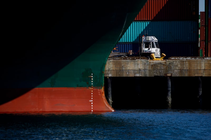 Los buques construidos en China se tasarían en función del tonelaje neto o por contenedor. Los buques construidos en China se tasarían en función del tonelaje neto o por contenedor.