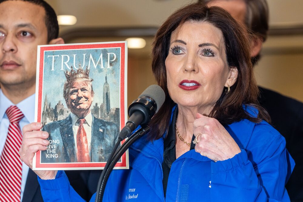 Kathy Hochul se dirige a los medios tras los esfuerzos del presidente Trump por acabar con la tarificación de la congestión en Nueva York, el 19 de febrero. Kathy Hochul se dirige a los medios tras los esfuerzos del presidente Trump por acabar con la tarificación de la congestión en Nueva York, el 19 de febrero.